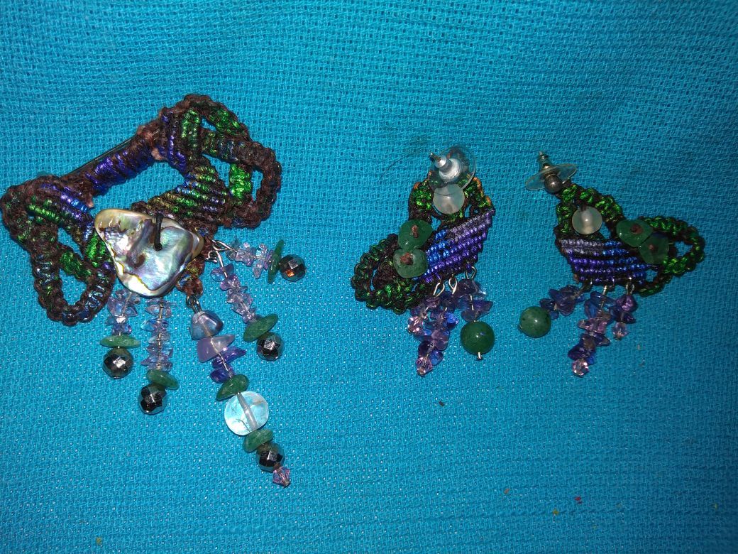 BEAUTIFUL 3 PIECE HAND MADE VINTAGE/ANTIQUE SET