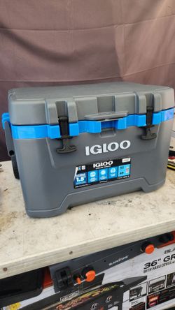 Igloo 52 QT Overland Ice Chest Cooler with Wheels, Gray and Blue