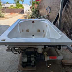 Jacuzzi tub !!!LIKE NEW!!!