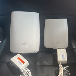 Netgear Orbi CBR40 Mesh Wi-Fi Router with Built-in Cable Modem (Wi-Fi 5)