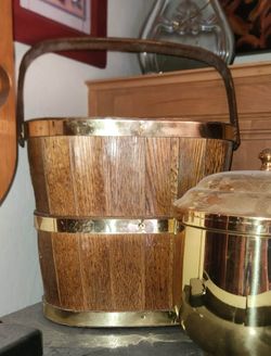 VINTAGE WOOD BUCKET BASKET BRASS STORAGE VASE TABLE DECOR DISPLAY COLLECTABLES