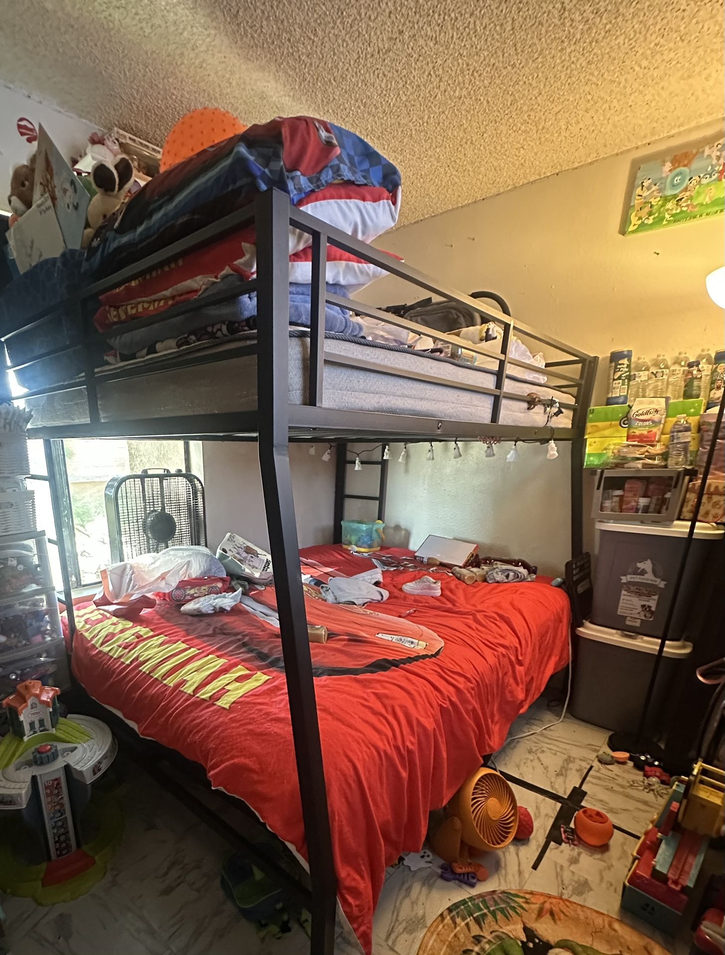 Bunk bed 