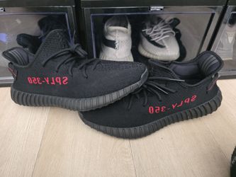 Yeezy 350 V2 "Bred" 