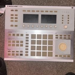 Native Instruments Maschine MKII MIDI Controller