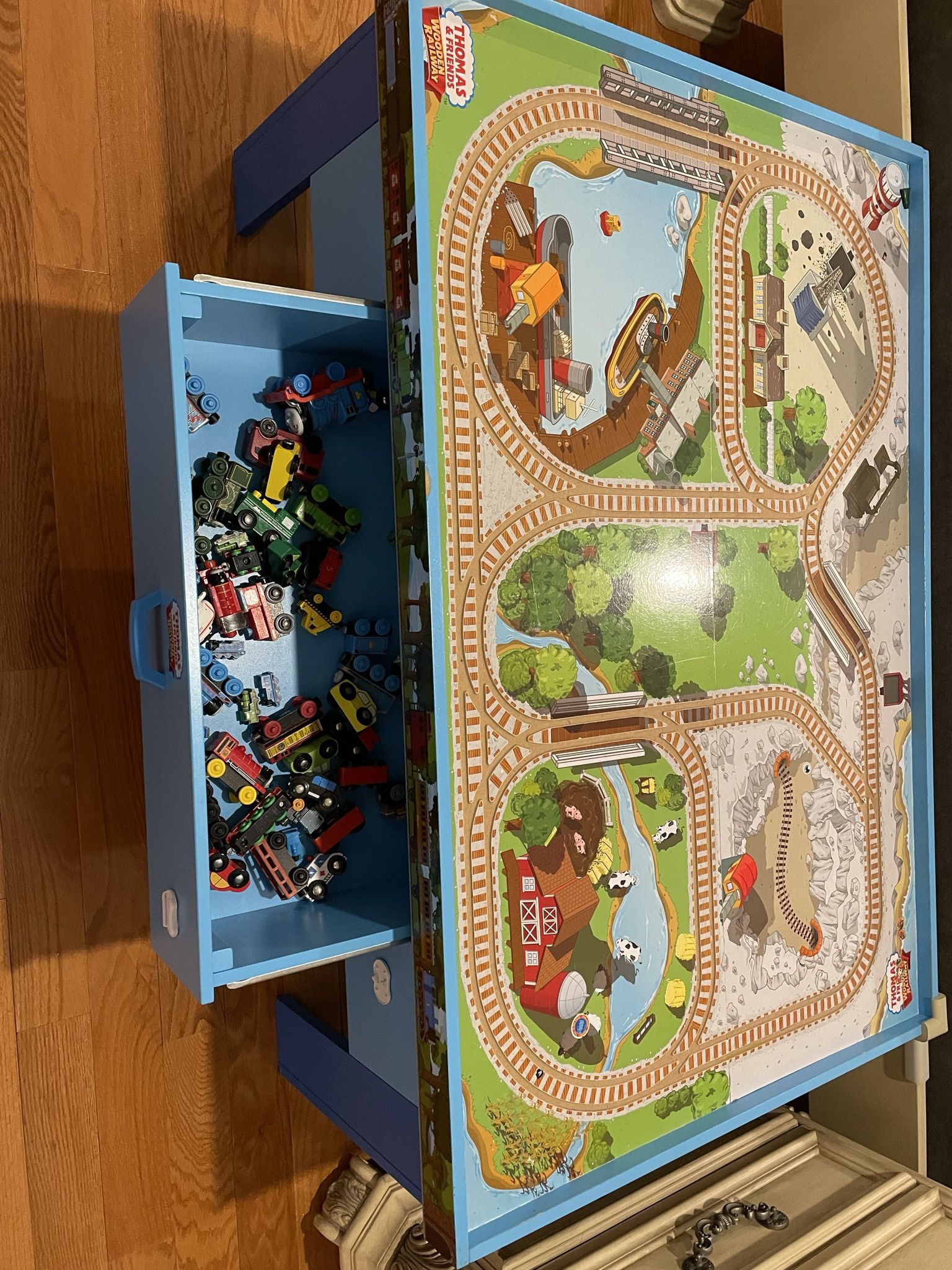 Thomas and Friends Wooden Railway Toy Train Table