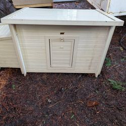 New Age Pet® Fontana Chicken Barn