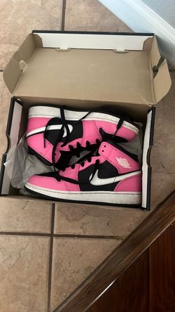Pink jordan’s