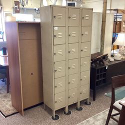 18 Door Locker