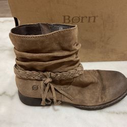 Abernath Tuape Suede Boots. Born. Woman Size 8.5. 