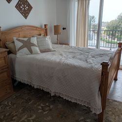 Solid Wood Queen Bedframe