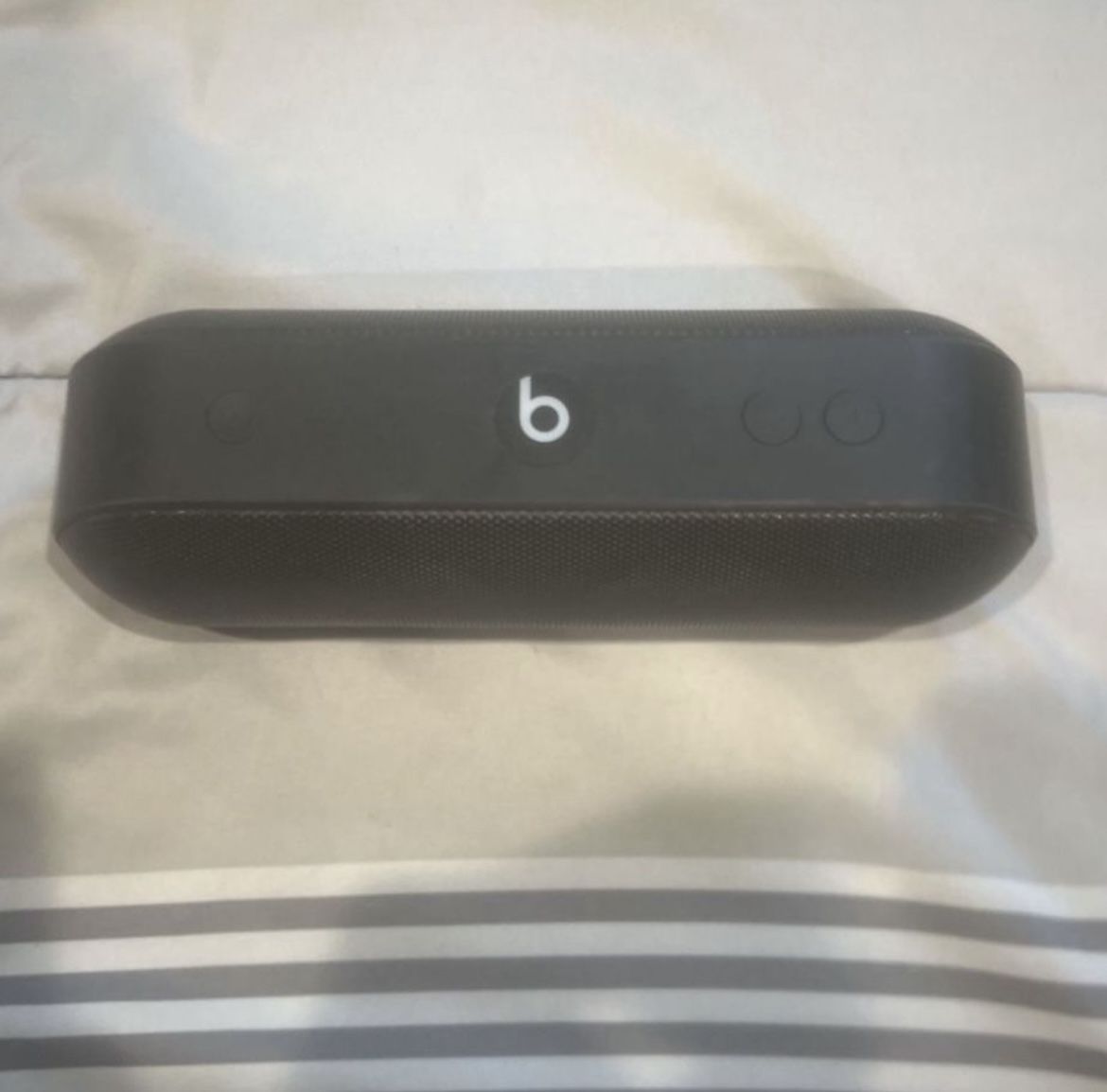 Beats Pill