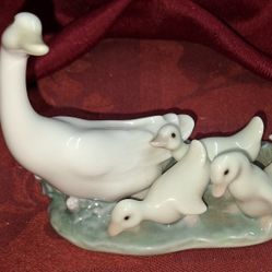 Vintage LLADRO LITTLE DUCKS AFTER MOTHER Goose 1307 L11F310