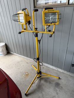 Voltec 2-Halogen Work Light - 5ft Tri Pod Stand
