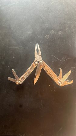 Leatherman Rev