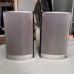 JBL ARENA Venue Series 2-Way, 6" Bookshelf Speaker in Great Condition