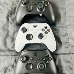 Xbox Wireless Gaming Controller Black Color Play on Xbox, Windows, Android, iOS, VR Headset $40/ea