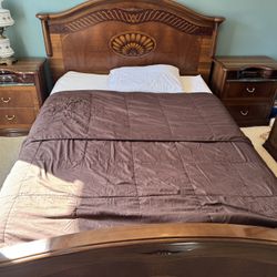 Queen Bedroom Set – 4 Pieces – Good  Condition
