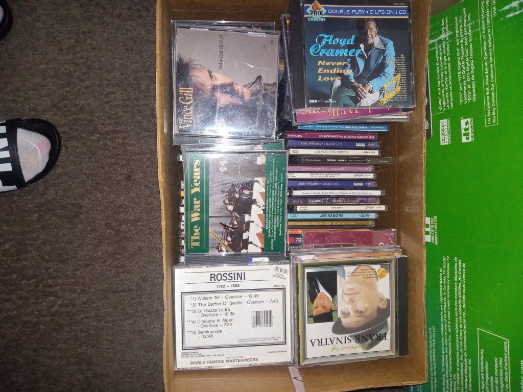 Whole Box Of CDs From Vince Gill To Frank Sinatra Kate Smith Johnny Mathis Dean Martin Classical Music The Kingston Trio The Mantovani Orchestra Etc