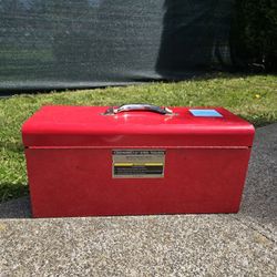 Voyager 21" Steel Toolbox – Red Metal Tool Box, Good Condition