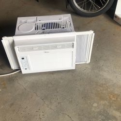Midea 6000 BTU Air Conditioner Like New 