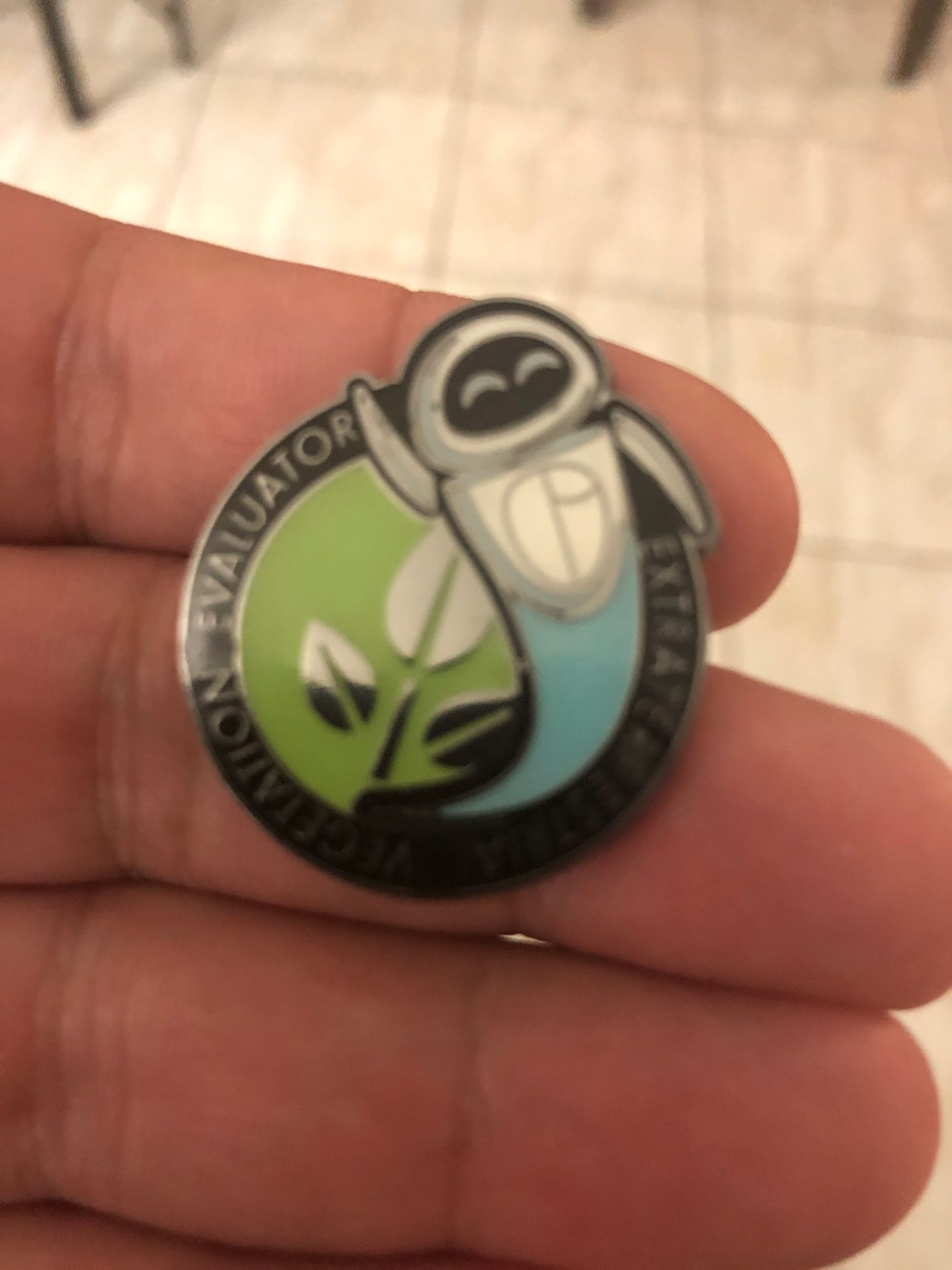 EVE from DISNEY/PIXAR’S WALL- E TRADING PIN (loungefly)