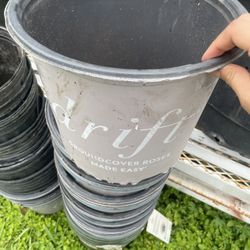 10 Quartz/2.5 gallons pot $2 each for plants