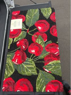 Spring Hooked Accent Rug, 22” x 38” Cherries NEW WITH TAGS memory foam underfoot