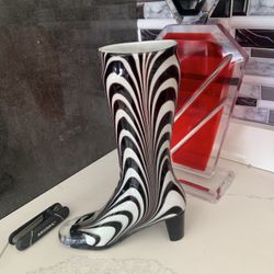 Black And White Boot  Glass 