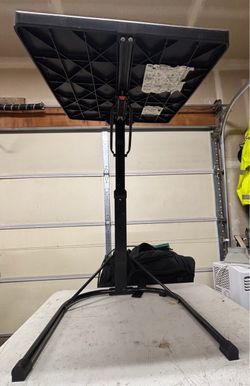 PDG adjustable folding tray table / like new