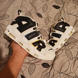 Usikker Ananiver harpun Nike Uptempo for Sale in Palm Springs, FL - OfferUp