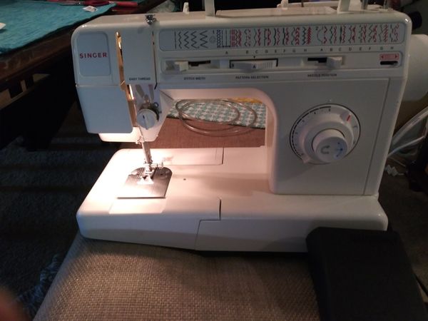 Singer 5050 sewing machine for Sale in Carrollton, TX - OfferUp