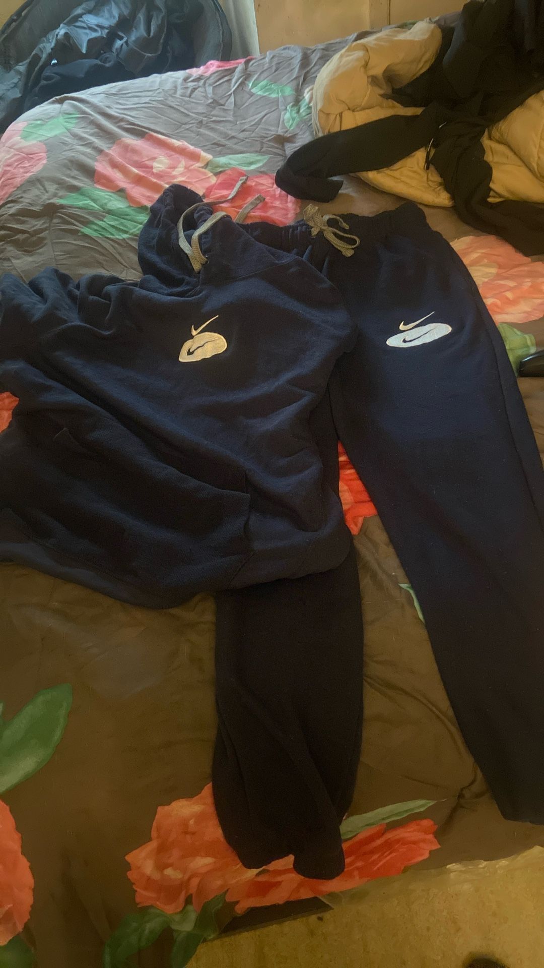 Navy Blue Nike Outfit Medium 40$