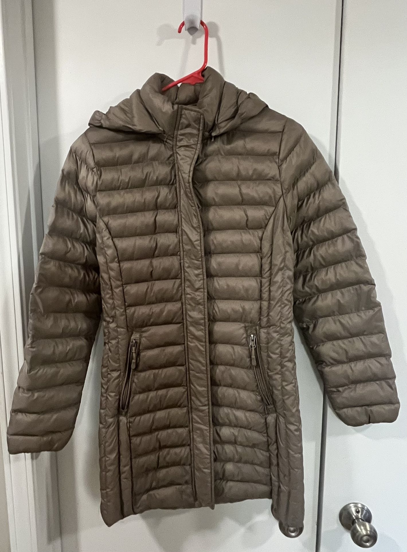 Super Cute “Camel” Color Puffer Jacket - Women’s Small