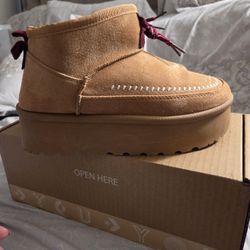 6.5 Mudd Woman's Tan Shoes