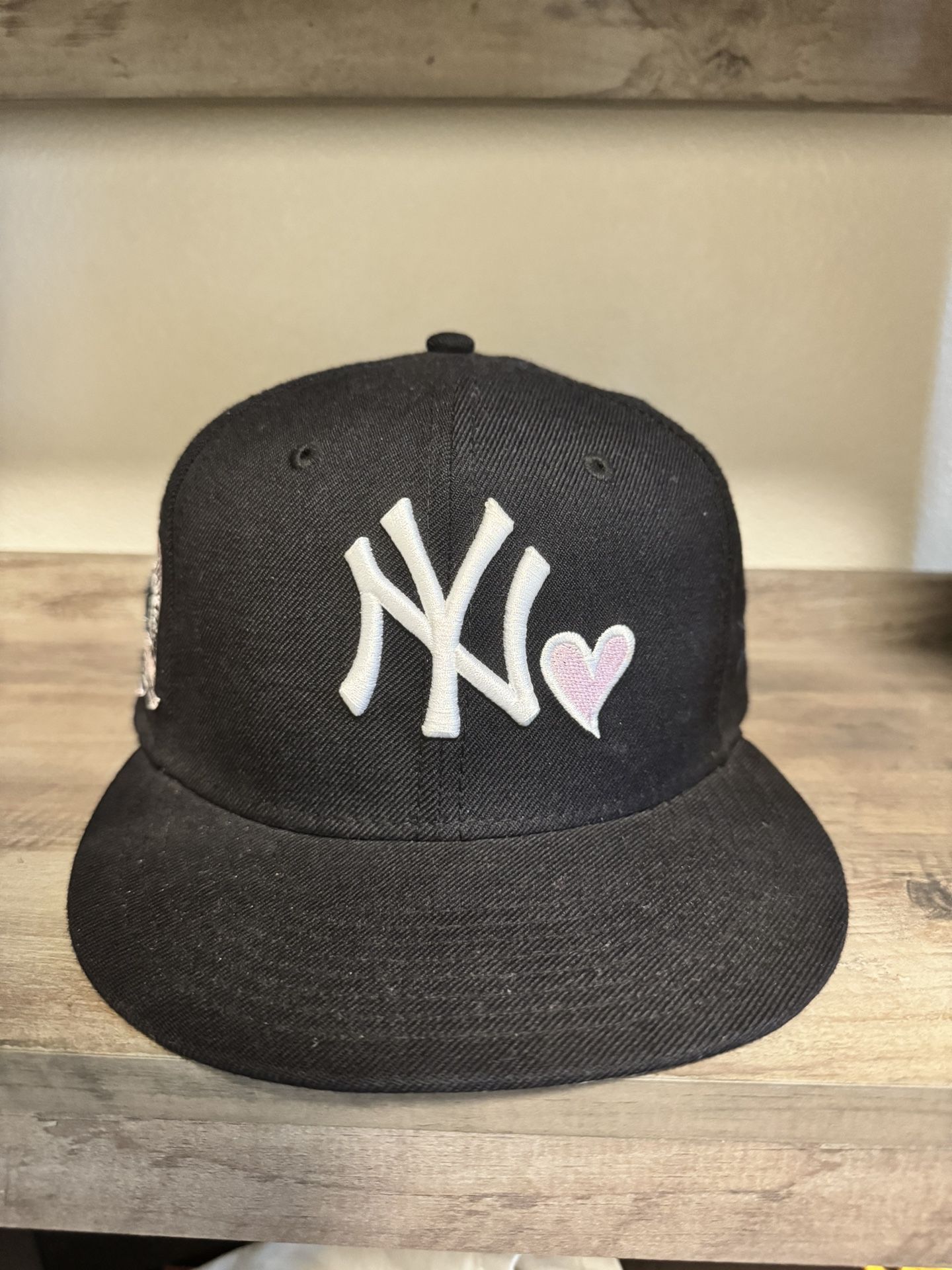 New York Yankees With Heart Navy Pink Brim Fitted Hat  