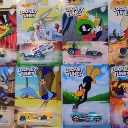 8 Looney Tunes Hot Wheels Diecast Cars Lot Set 