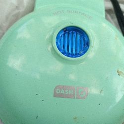 Dash Waffle Maker 