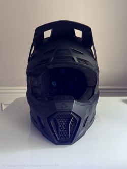 Leatt Helmet 7.5 V25