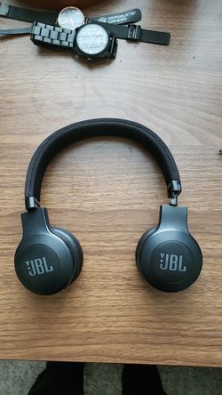 JBL E45BT On-Ear wireless Headphones