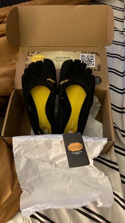 The natural training glove shoe