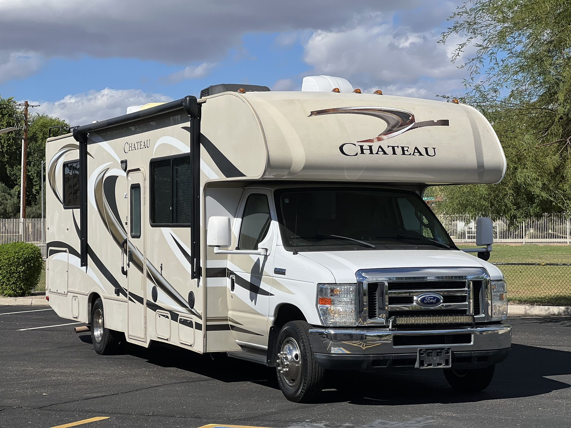 2016 Ford Chateau for Sale in Phoenix, AZ - OfferUp