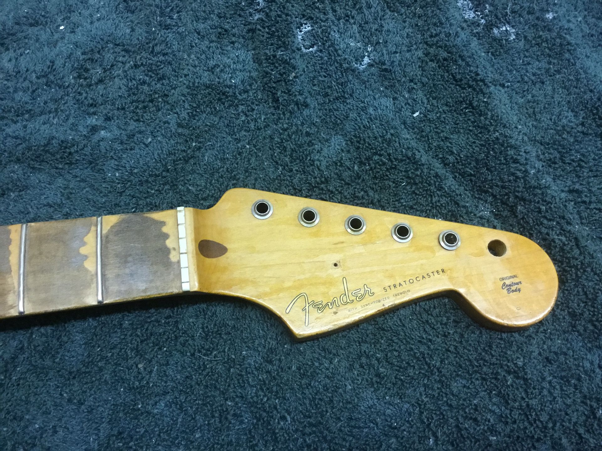 Fender roadworn strat maple neck