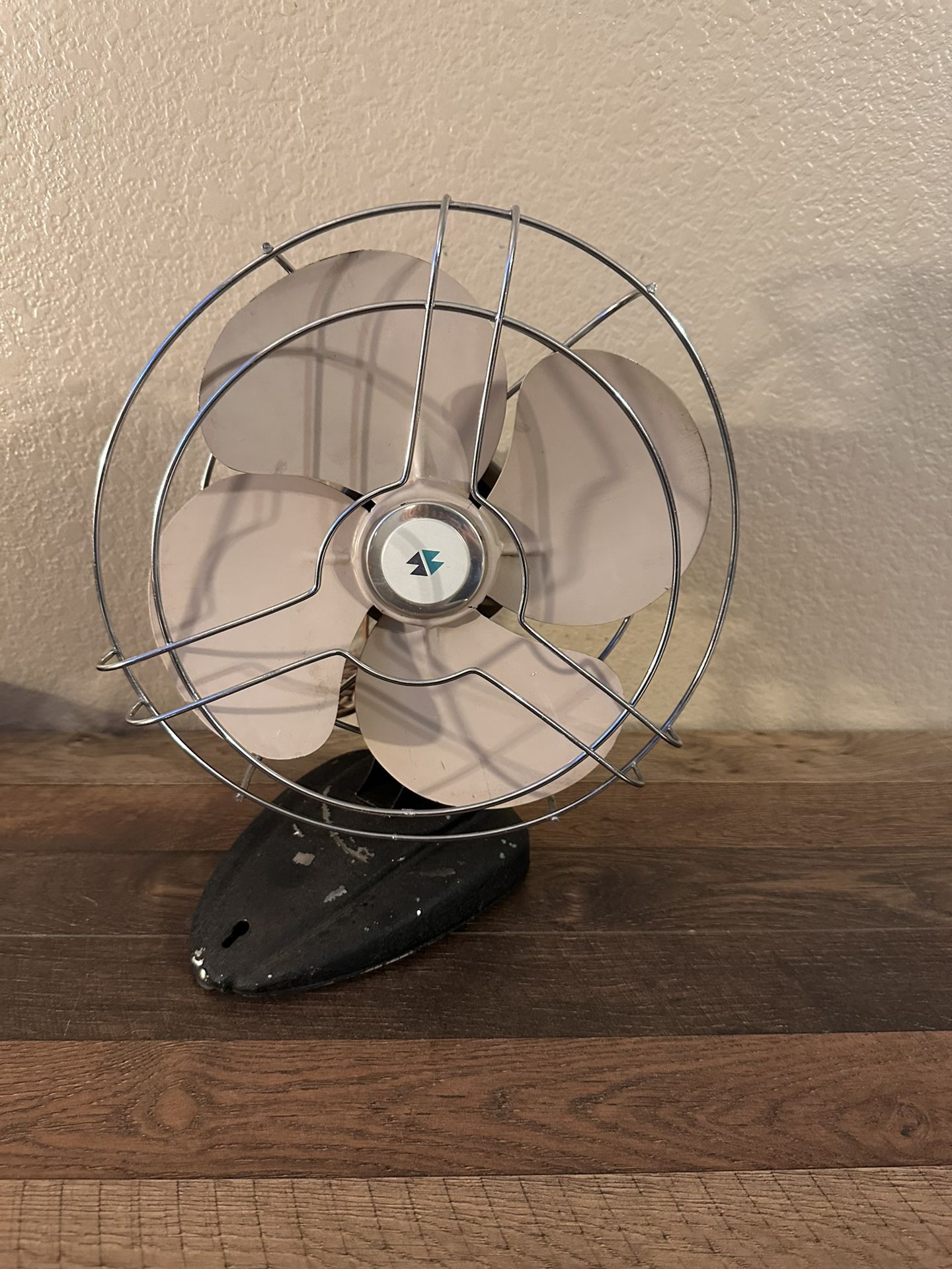 Vintage, Heavy Brown Metal Oscillating Electric Tabletop Fan, With Rare, Silver and Turquoise Double Diamond Logo