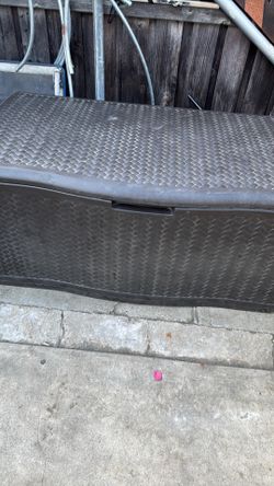 Suncast 124-Gal. Deck Box was