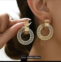 A Pair of Bohemian Vintage-Style Geometric Line Fashion Earrings with a Unique High-End Feel for Women