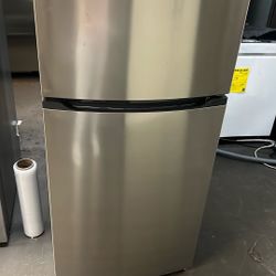 FRIGIDAIRE STAINLESS STEEL TOP FREEZER 14 CU FT 