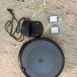 Roomba I3 With Replacement Parts