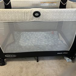 Graco Pack-N-Play & Bassinet Travel System