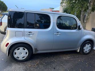 2014 Nissan cube · Wagon 4D