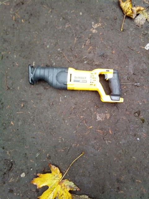 20 Volt Max DeWalt Cordless Sawzall Brushless